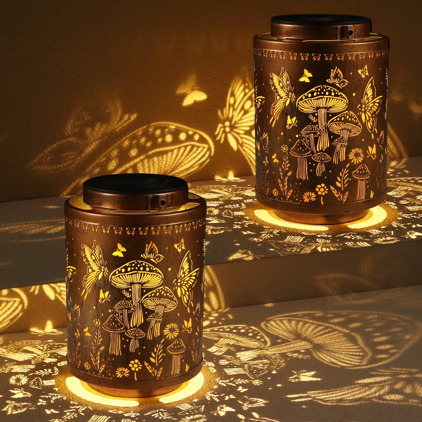 Hummingbird Solar Lanterns Garden Decor Birthday Gifts for Women Mon Grandma Metal Hanging Solar Lights Waterproof Outdoor Decoration for Outside LED Lanterns for Yard Patio Lawn Pathway Landscape