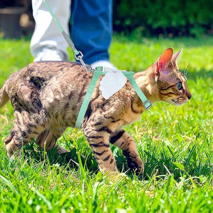 Cat Harness and Leash for Walking Escape Proof Adjustable Soft Harnesses and Leash Set Easy to Wear Kitten Harness for Travel Training and Walking(Green)
